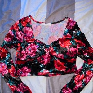 Velvet floral crop top with heart ring - multicoloured #floral #heartring